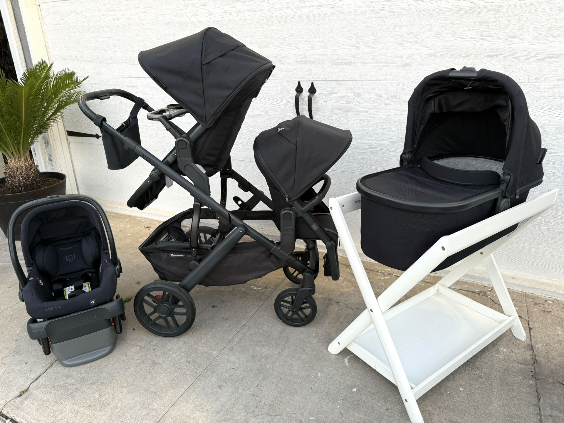 Completely set Uppababy vista v2 double stroller, bassinet, uppa baby mesa V2 And Stand Bassinet