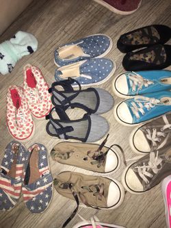 8 Pairs Of Used Shoes 20$ For All Of Them