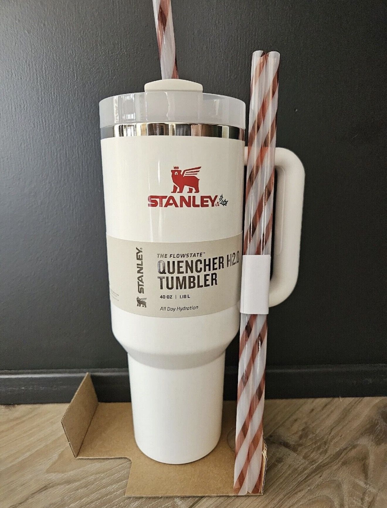 Stanley Mistletoe Twist The Quencher H2.0 Flowstate Tumbler 40oz