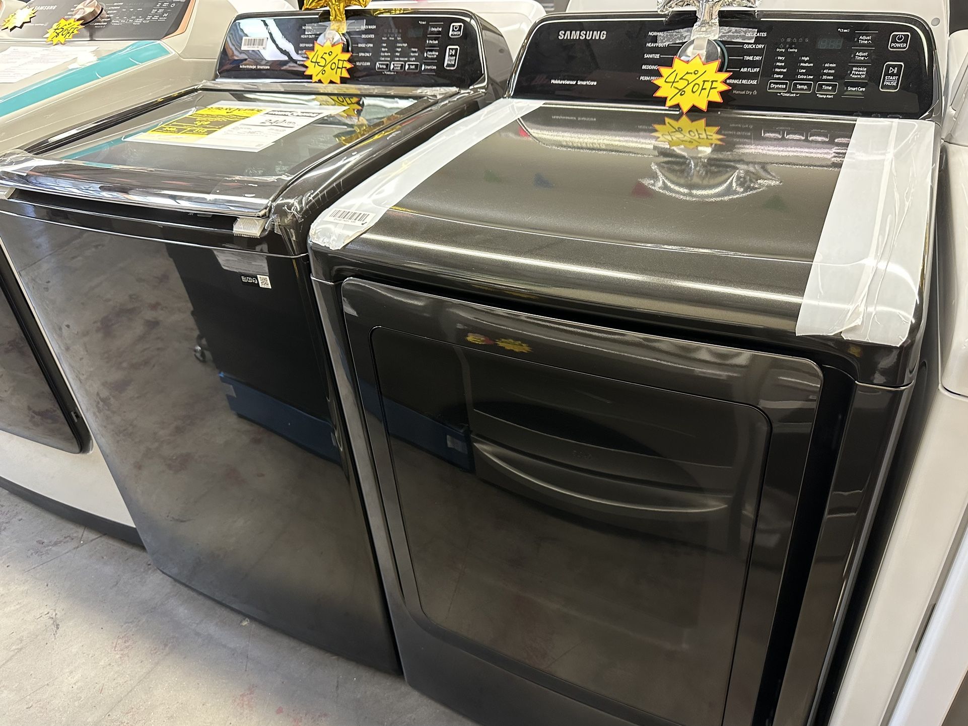 Samsung Top Load Laundry Set 4.5 cu.ft Washer and 7.4 cu.ft Gas Dryer