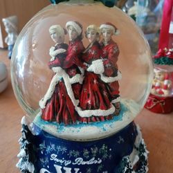 Vintage Avon Globe. Its A White Christmas.