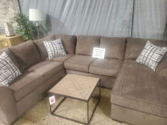 Brown Fabric Sectional with Reversible chaise 3 accent pillows(New)