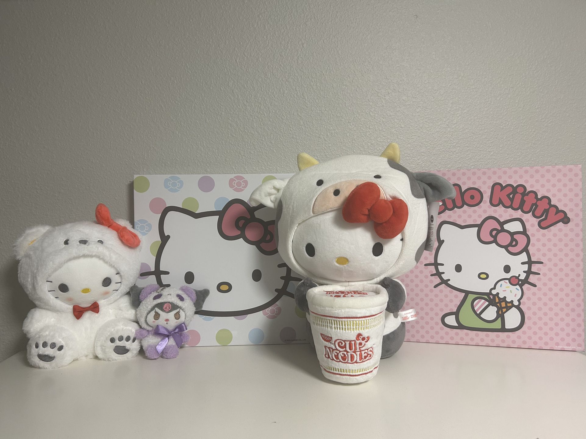 Hello Kitty Plushies/ Portraits 