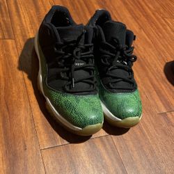Snake Skin 11’s Low Size 12 