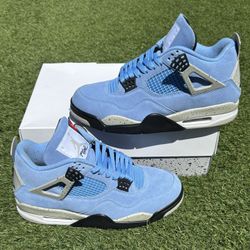 Jordan 4 UNC size 10 Men’s  Worn 1-4 times Light Blue 