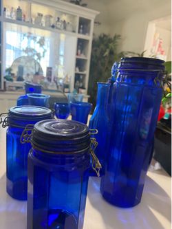 Blue dishes