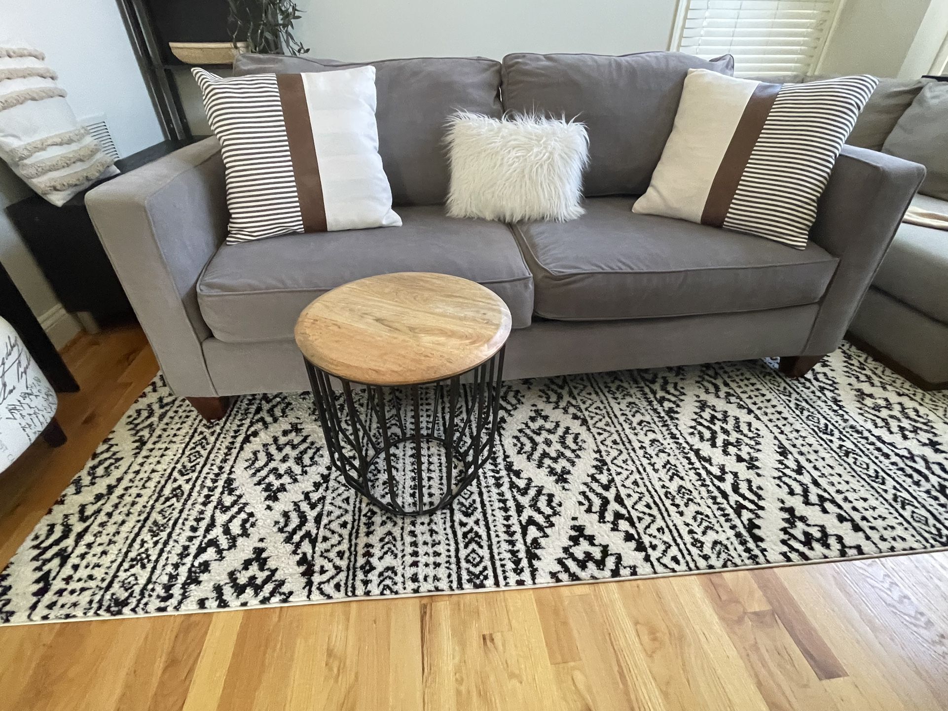 Free Delivery! Haverty Furniture Grey Couch in great condition. From clean, Pet & smoke free home