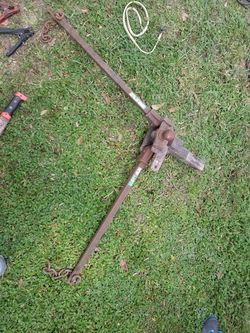 Reese weight distribution hitch mount