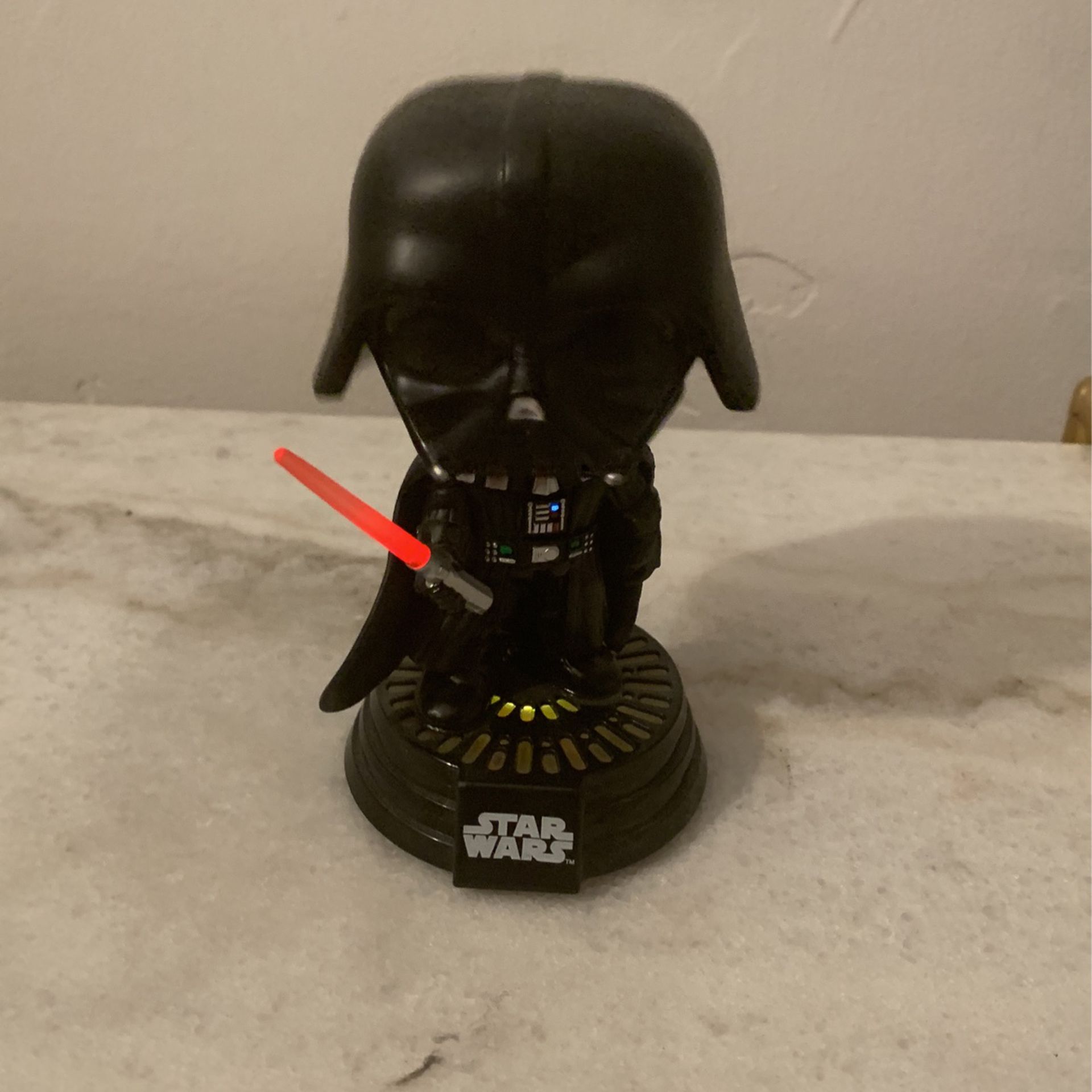 POP! JUMBO 10" LIGHTS AND SOUNDS DARTH VADER EXCLUSIVE 