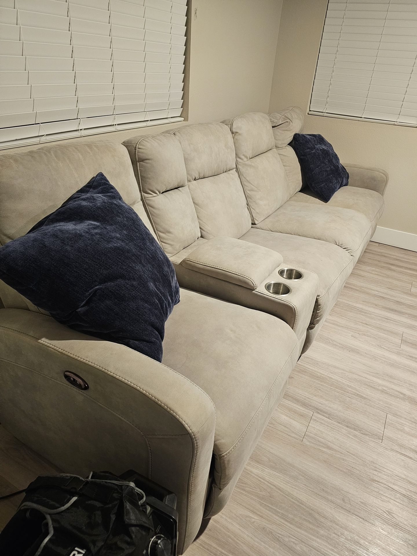 Reclining couches