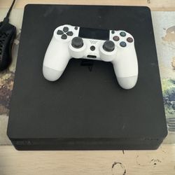 PS4 + Controller
