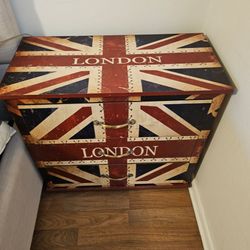 London Union Jack Vintage Style Chest Dresser/End Table