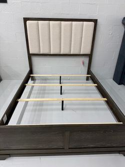 Gran Park 59” Queen Panel Bed