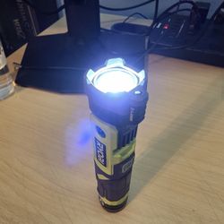Cordless Pivoting LED Flashlight 625 Lumens