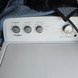 Whirlpool Washer And Dryer Set