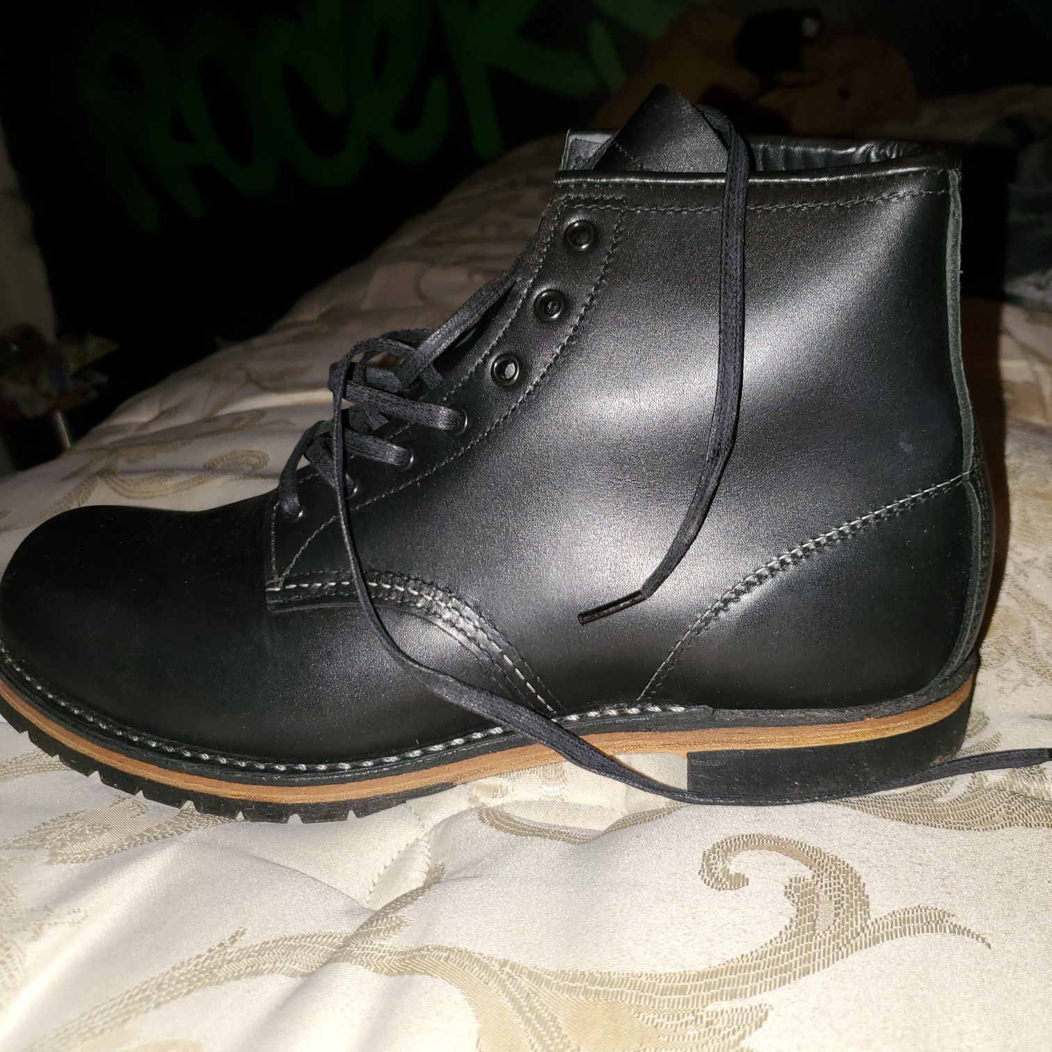 Red wing 9014 beckman blk featherson Leather brand new. Discontinued boot never available again size 10d