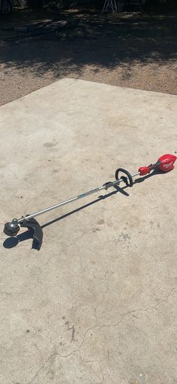 Milwaukee M18 FUEL 18V 16 in. Brushless Cordless Battery Powered String Trimmer with QUIK-LOK Attachment Capability (Tool-Only)