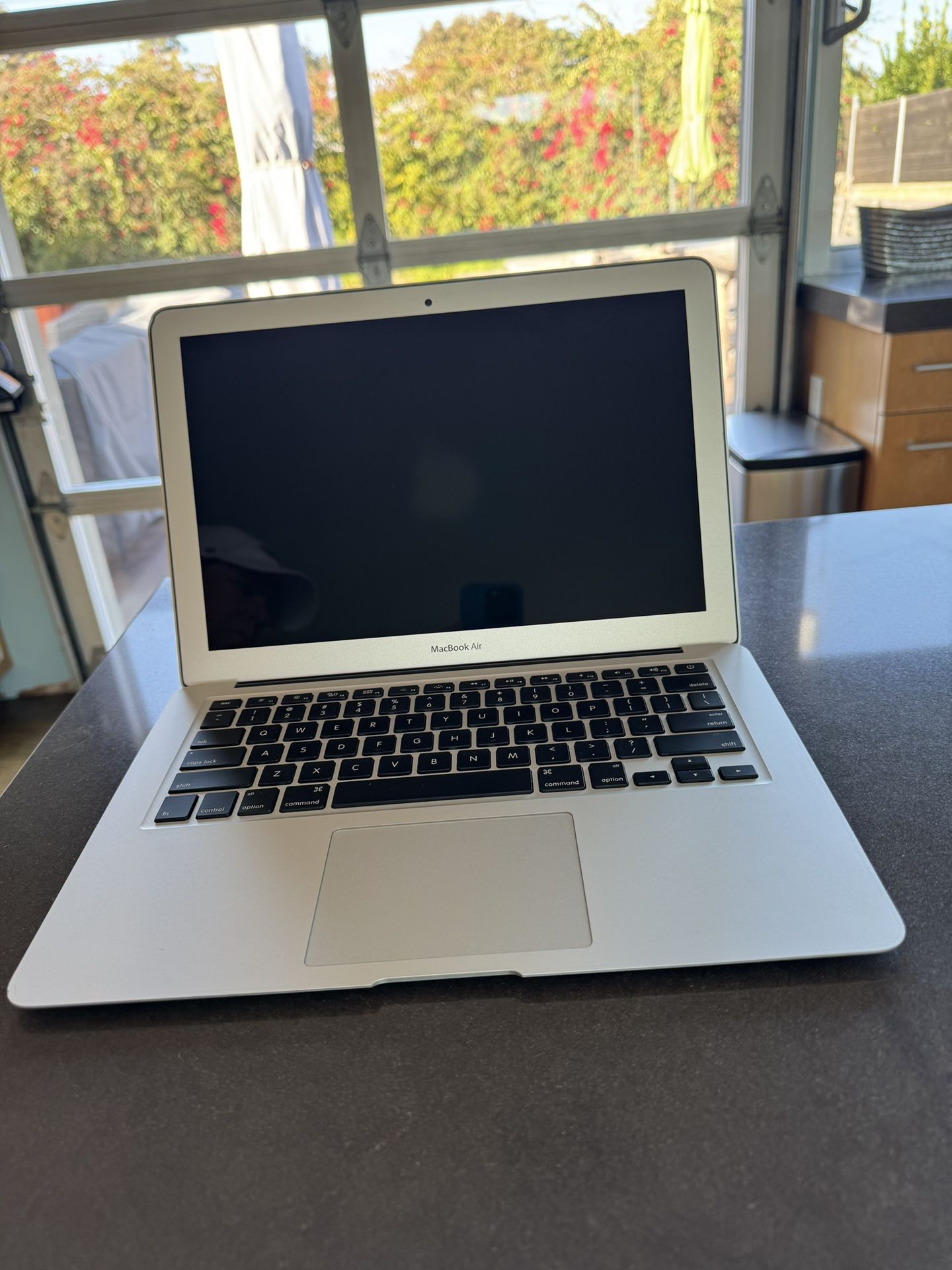 MacBook Air 13” (2017)