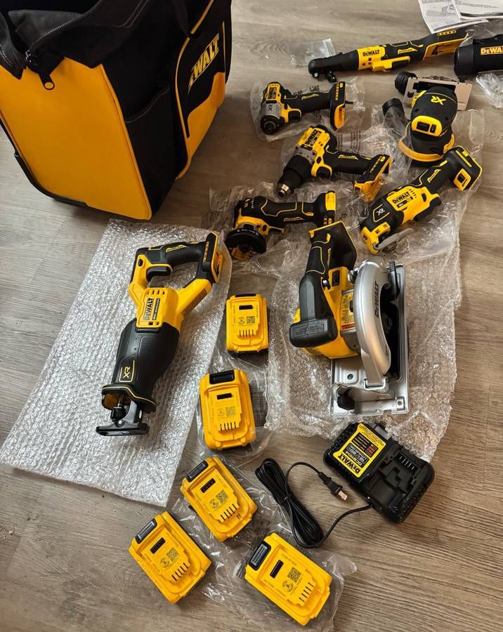 New 20v Dewalt Tool Set