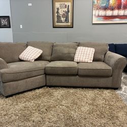 🤎 Cozy Brown 2-Piece Sectional Sofa — · Sturdy & Comfortable ·
