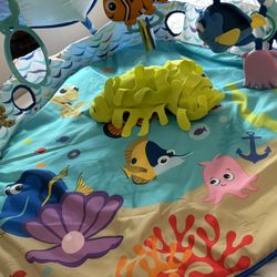 Tummy Time Play Mat (Finding Nemo Theme) 