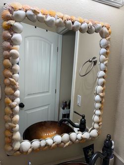 Bathroom mirror handmade with original seashell