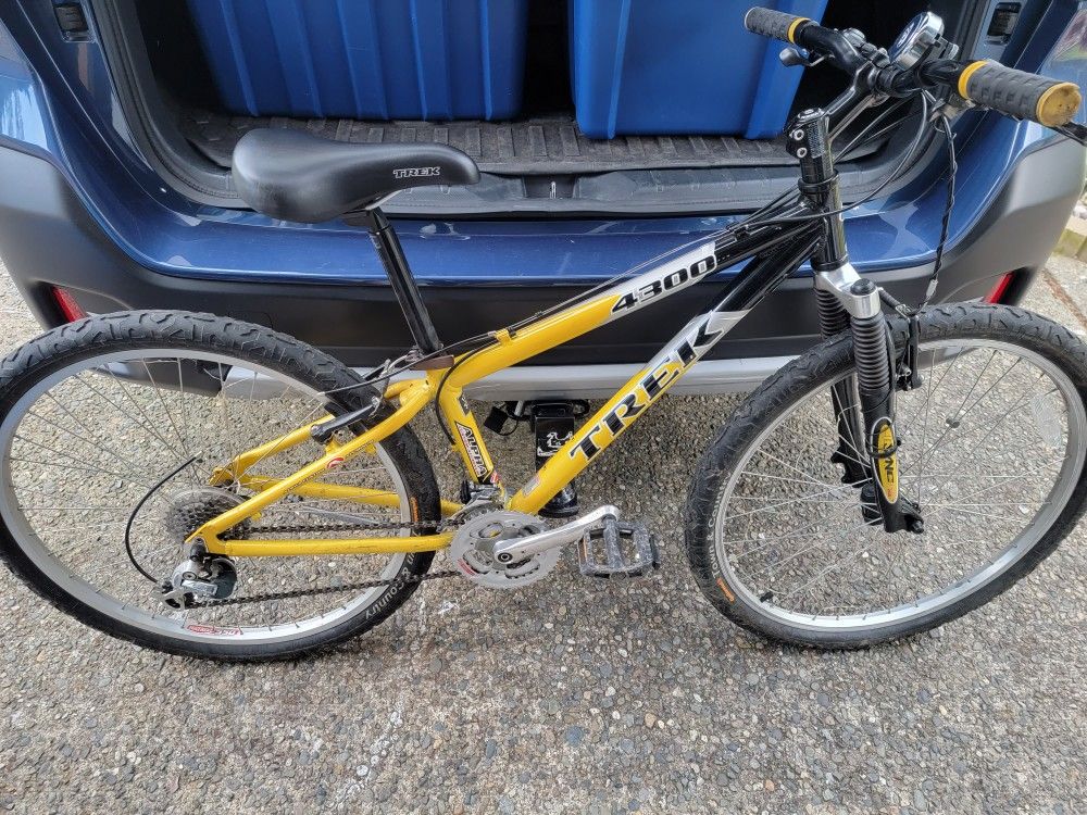 Trek 4300 Black & Yellow Mountain Bike