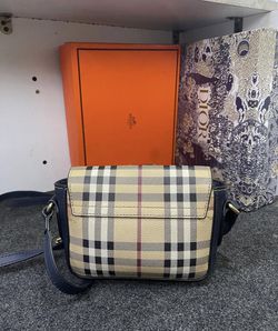 Pre Owned Burberry Small Authentic Vintage Leather Nova Check Crossbody Bag  for Sale in Hyattsville, MD - OfferUp