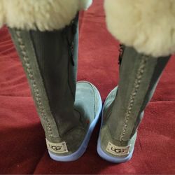 UGG - Boots - Tall Gray w/Hearts