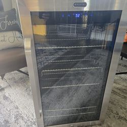 Whynter BR-1211DS 121 Can Freestanding Beverage Refrigerator cooler with Digital Control and Lock Stainless Steel