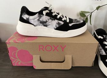 Women’s 11 Roxy Tie Dye Cloud Slip On Sneaker
