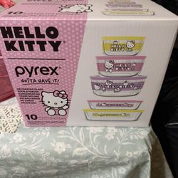 Hello kitty Pyrex Set Brand New