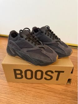 Yeezy boost 700