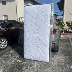   Mattresses: twin, full , queen regular ,  Colchon Nuevo Colchones plush or pillow top available cama bed mattress 