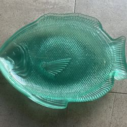 Set Of 4 Plastic Fish Plates