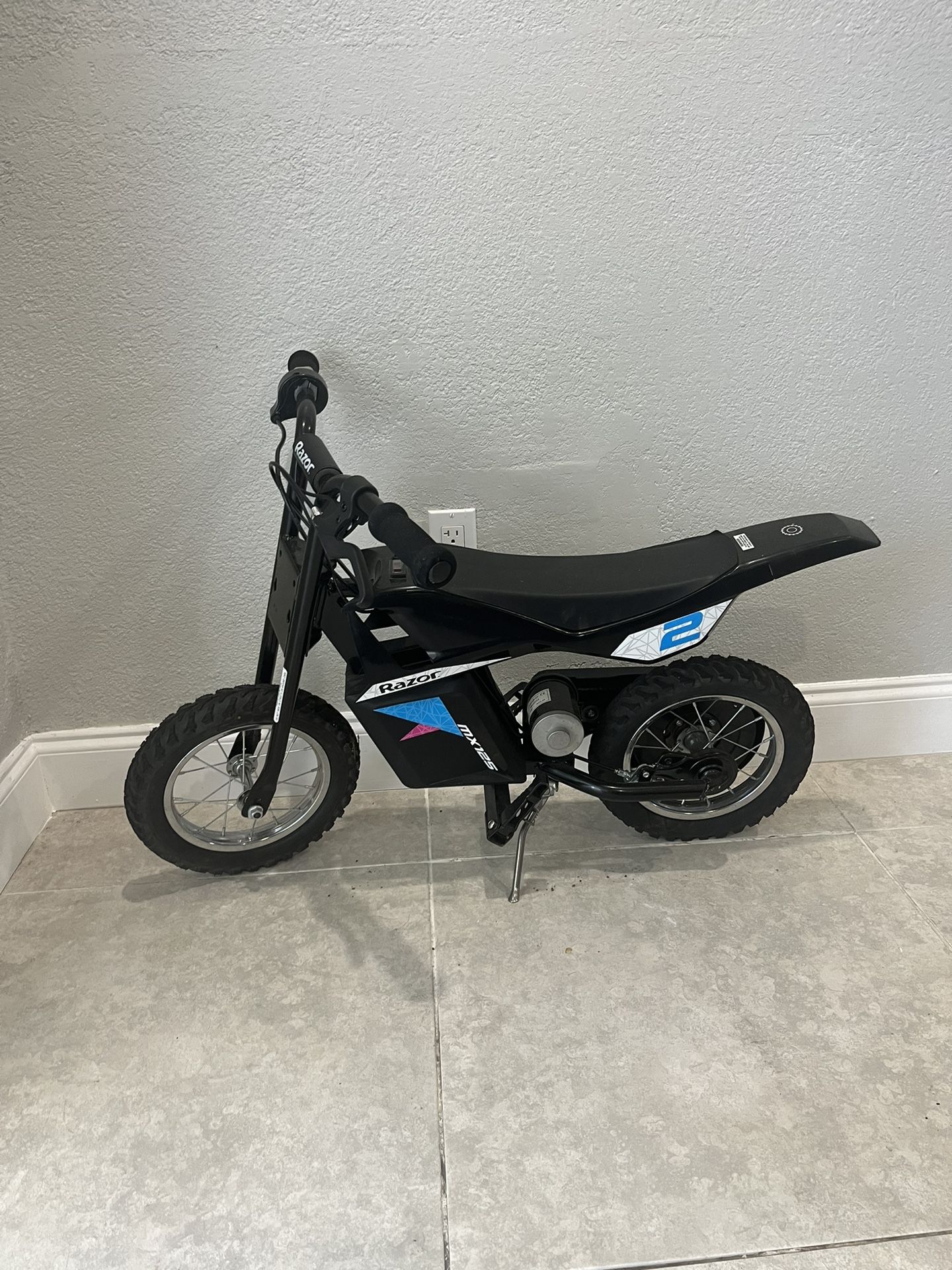 Razor Miniature Dirt Rocket MX125 Electric-Powered Dirt Bike