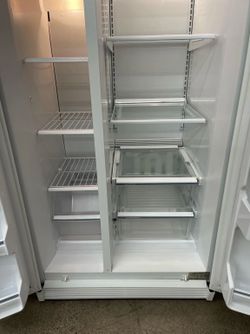Side by side refrigerator GE