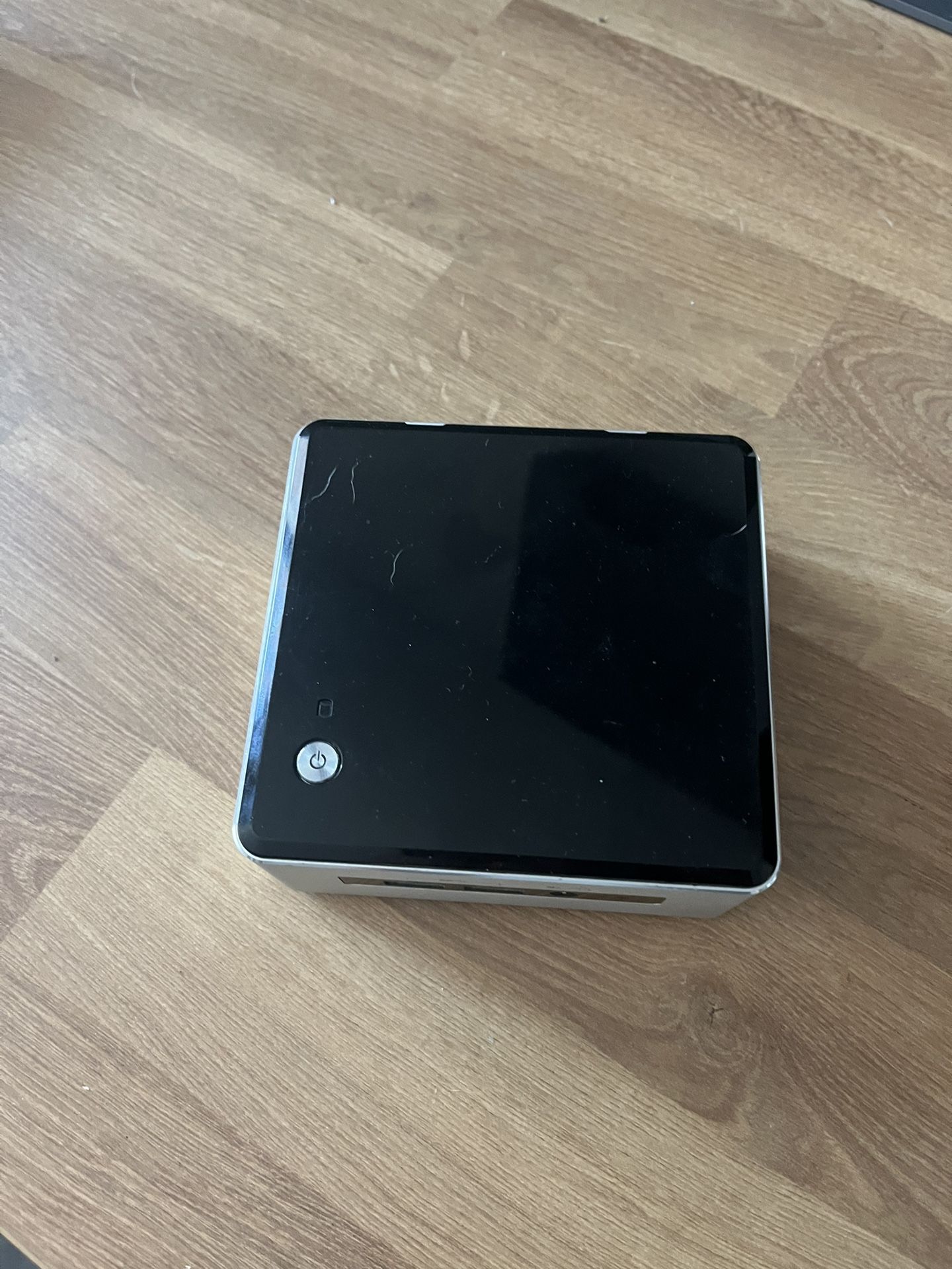 Intel NUC