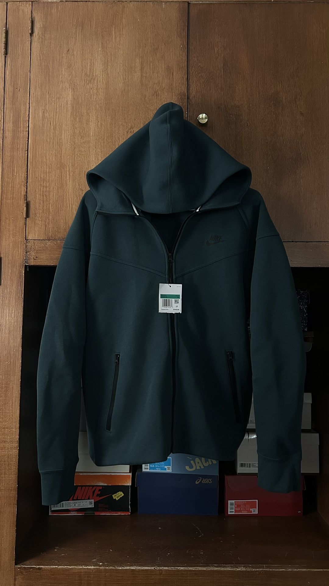 Nike Tech Fleece Hoodie Size Medium 