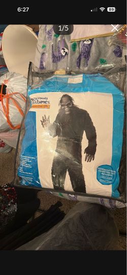 Costume