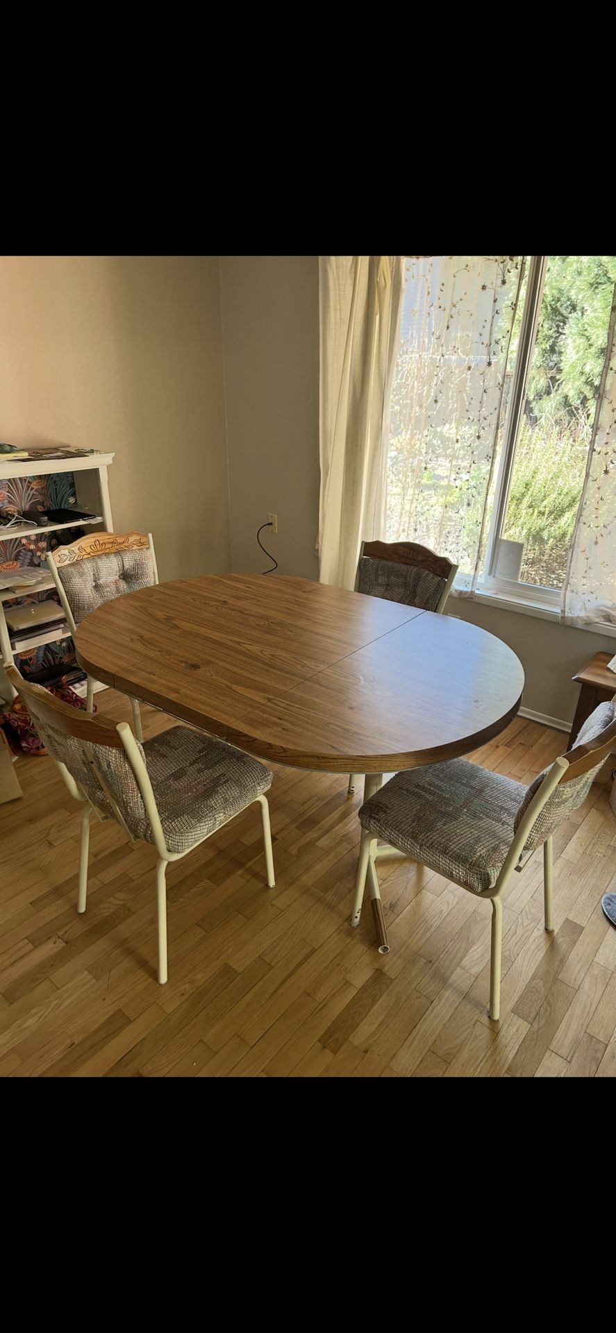 FREE Dining Room Table And Chairs 
