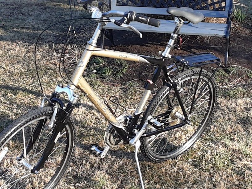 Immediate Trek .....XL frame Comfort Hybrid Mens Bike