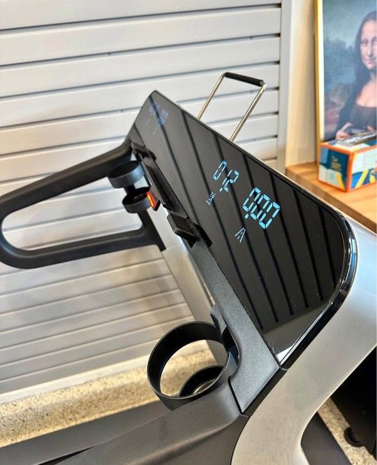 Technogym-MyRun-Treadmill-Premium-Smart-Treadmill