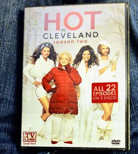 NEW SEALED HOT In Cleveland Complete Season 2 DVD Set HOT IN CLEVELAND