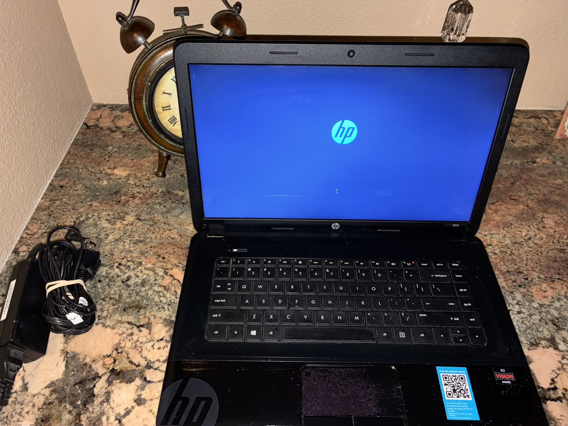 Hp 2000 Laptop Windows 10 PRO WIFI MS Office 