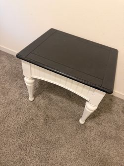 Two-Tone Wood End Table/Coffee table