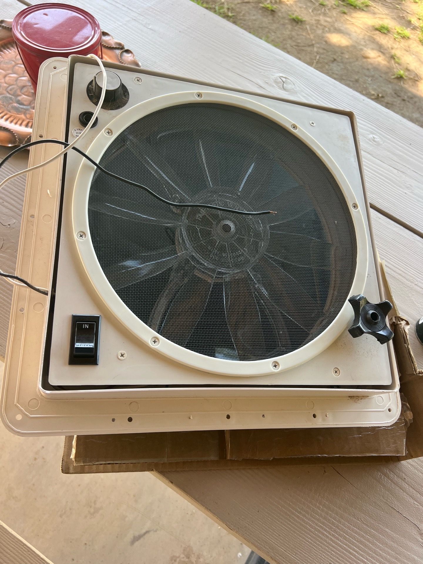 Electric rv vent