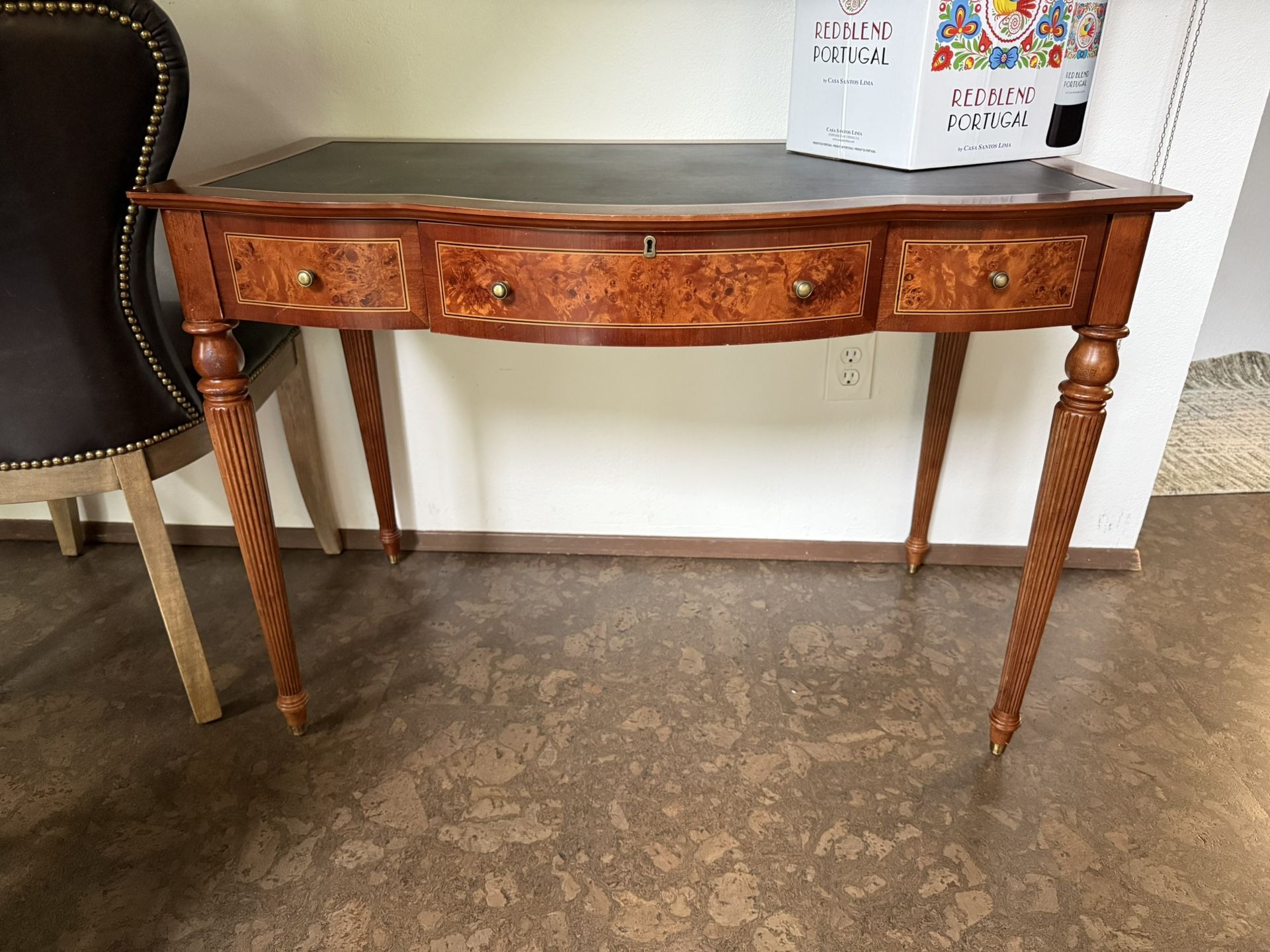 Desk Entry Table MCM