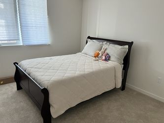 Bed, bedframe, mattress for sale