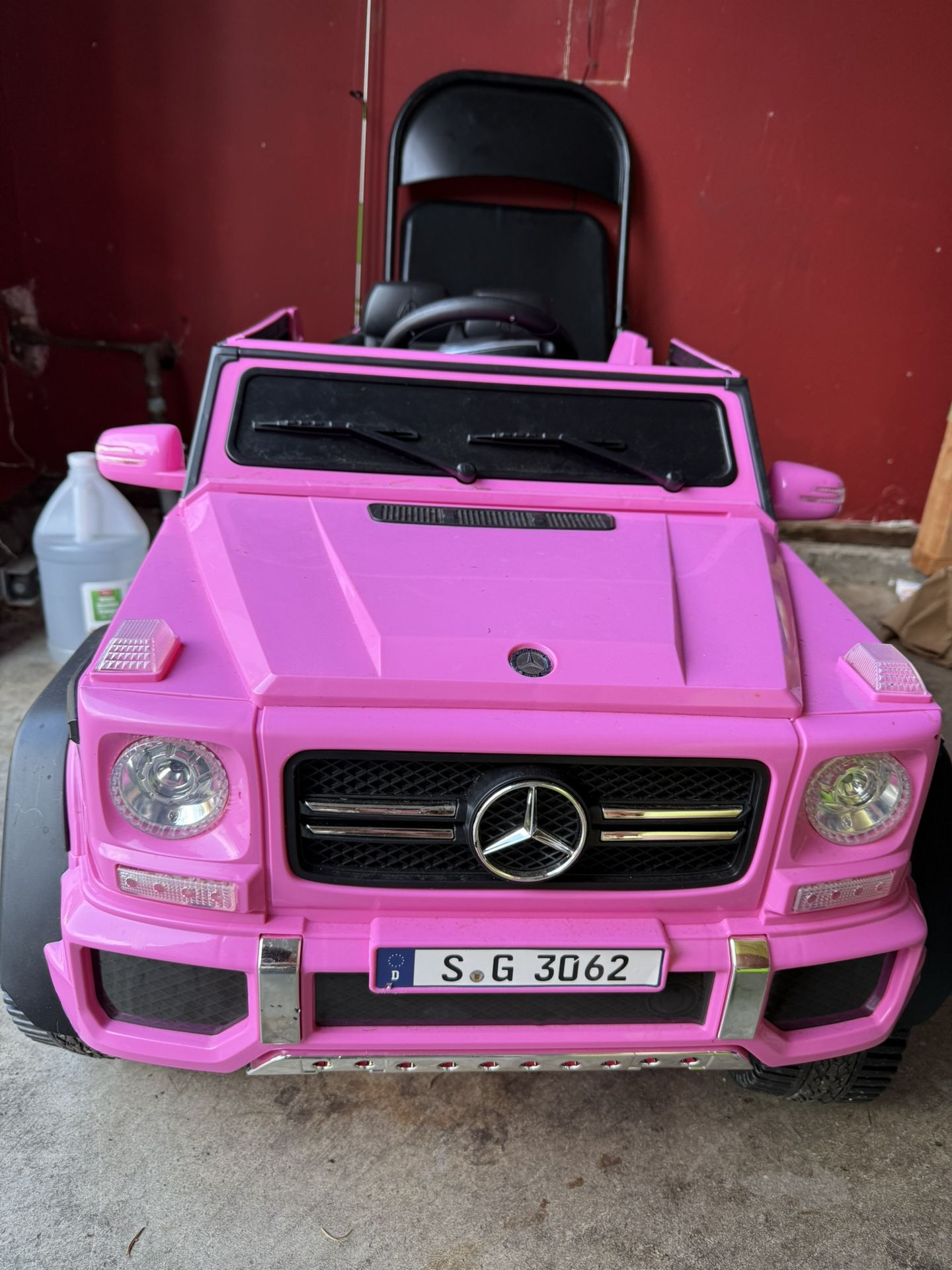 Pink Mercedes Maybach